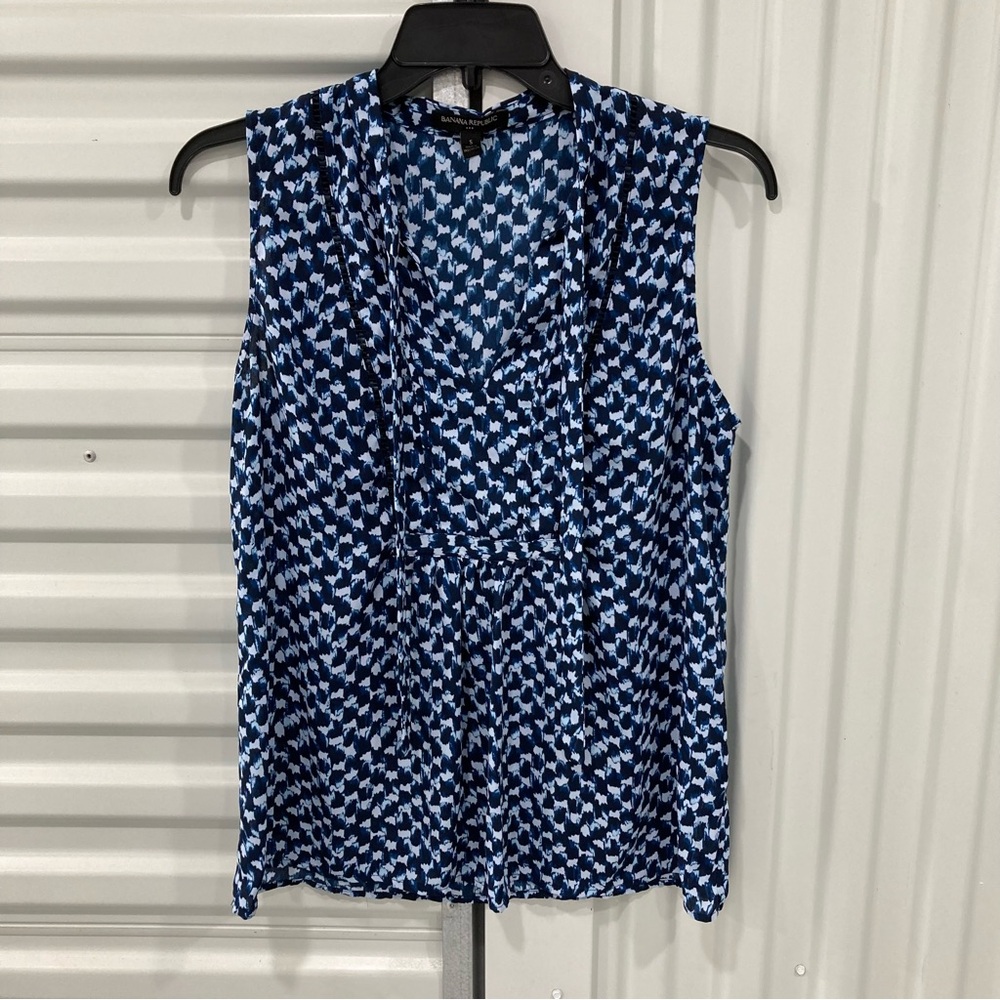 Banana Republic Navy and White Patterned Blouse